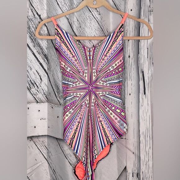 Xhilaration multi colored geometric one piece swimsuit S M - Picture 1 of 4